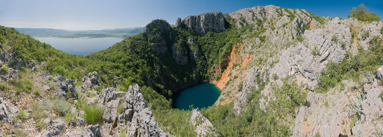 KNEZOVICA JEZERO3 PANORAMA